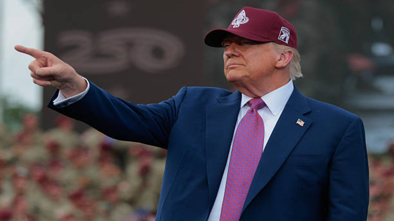 US Trump News: ट्रंप ने कहा - 'मैं पाकिस्तान से प्यार करता हूं', ट्रंप ने भारत-पाक सीजफायर का एक बार फिर से किया दावा; PM मोदी को लेकर क्या कहा? 1 US Trump News: Trump said - 'I love Pakistan', Trump once again claimed India-Pak ceasefire; What did he say about PM Modi?