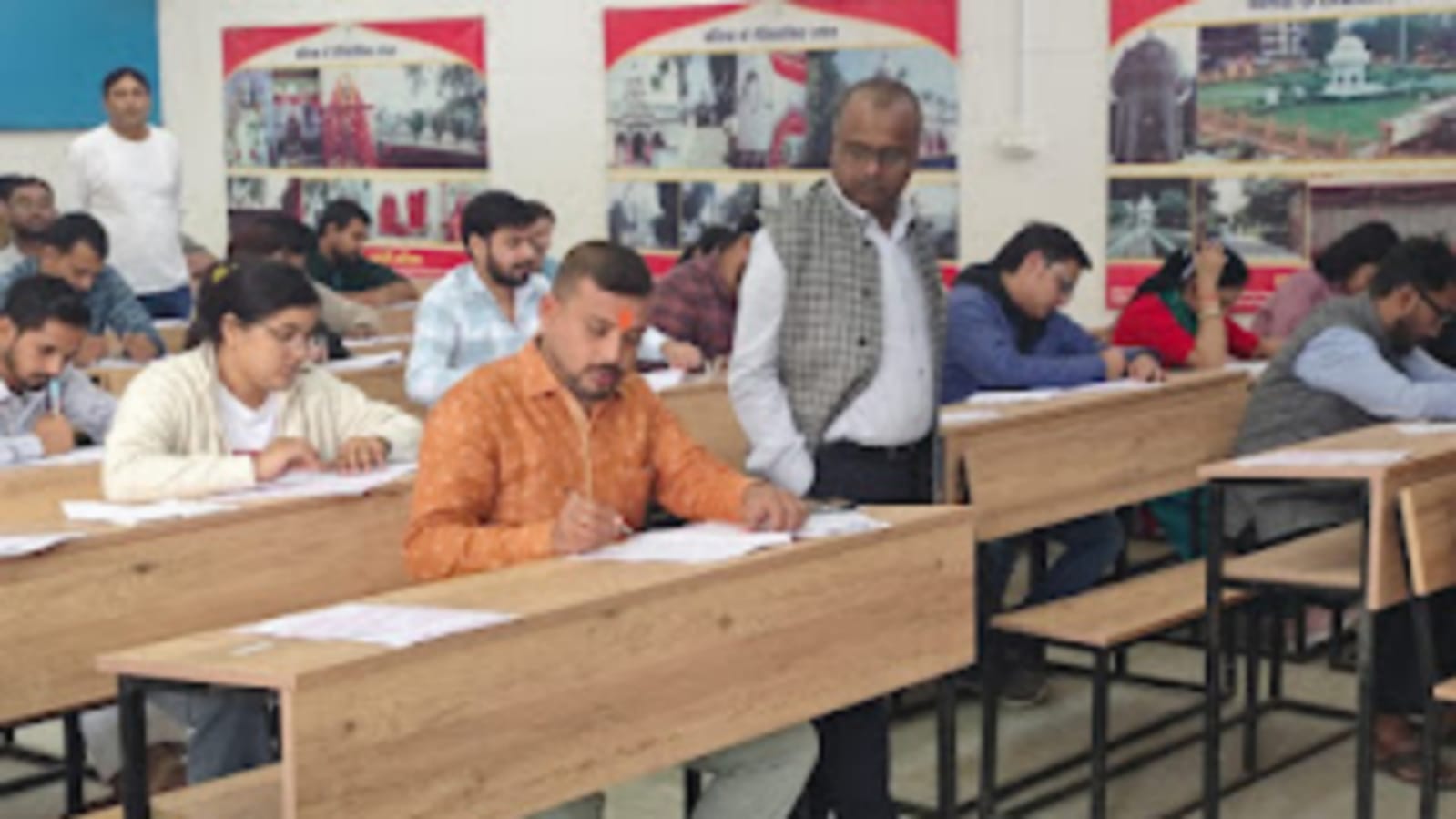 जननायक चंद्रशेखर विश्वविद्यालय में शोध पात्रता परीक्षा R.E.T 2025 परीक्षा संपन्न